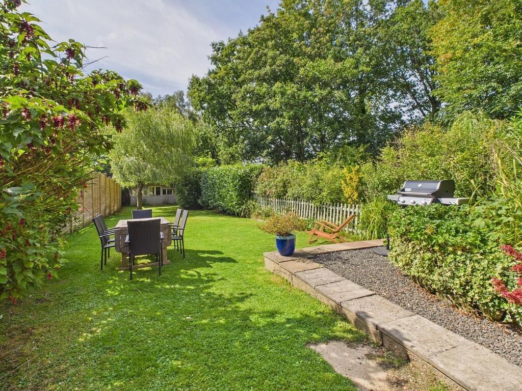 CAM02581G0-PR0131...