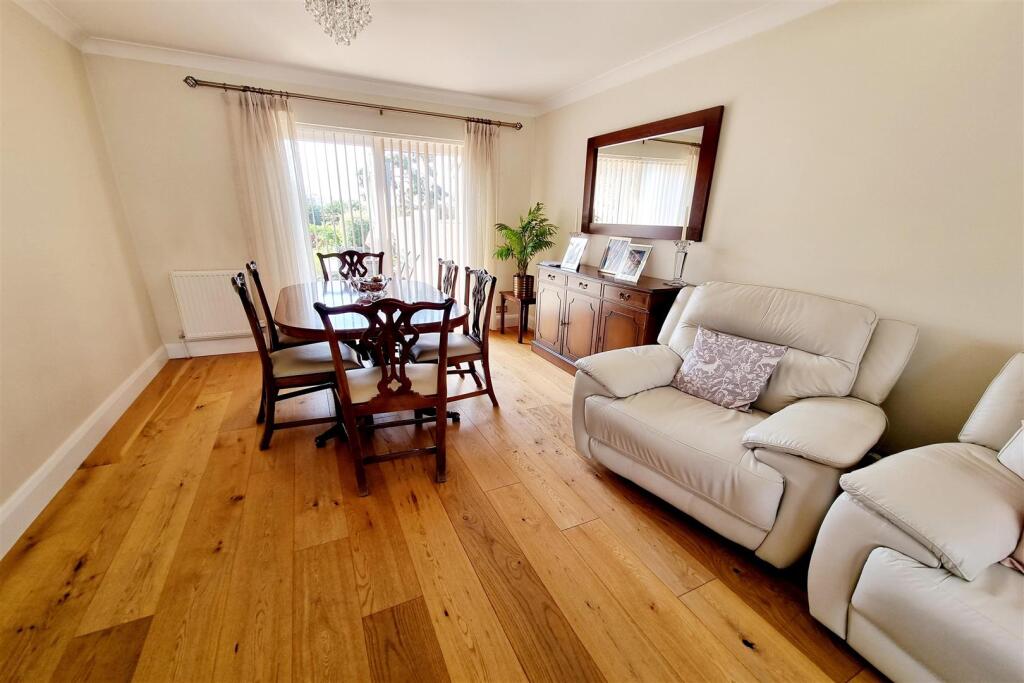 DINING AREA: