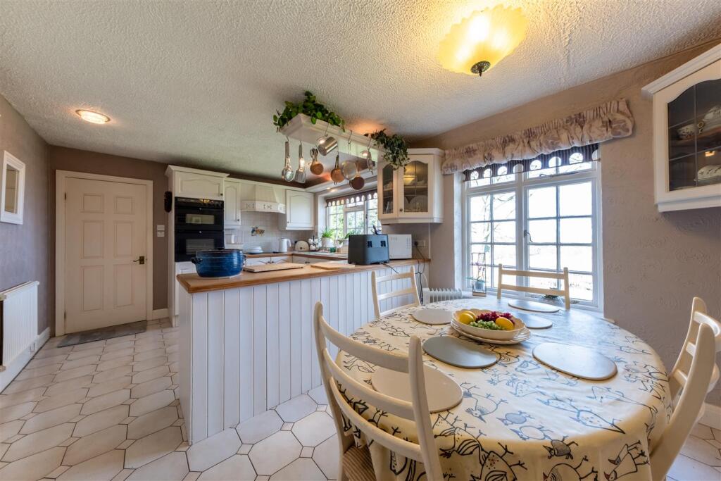 16 The Coppice-006.jpg