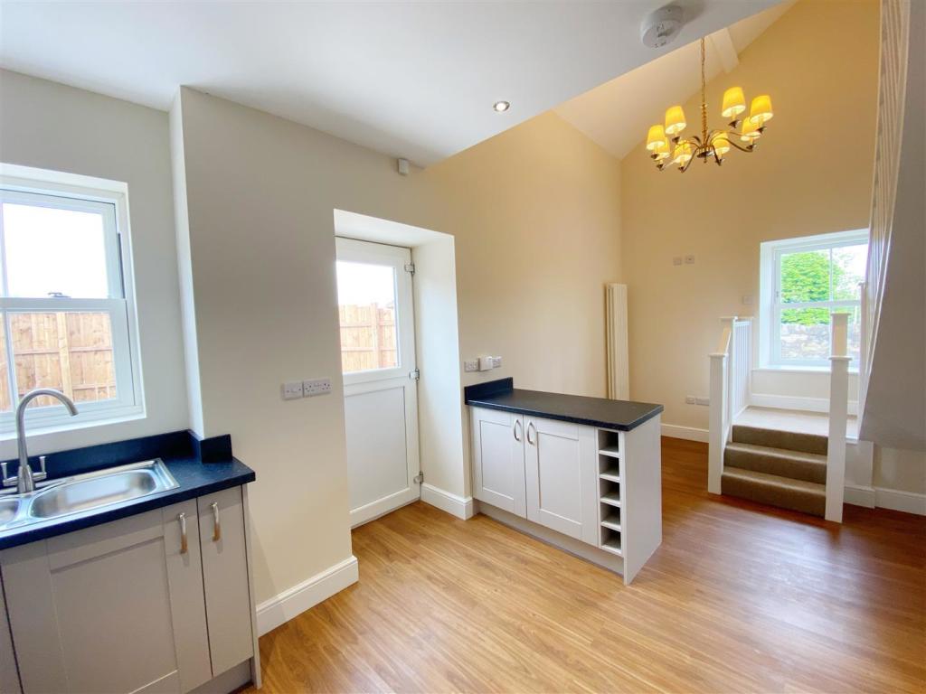 Kitchen 1.jpg
