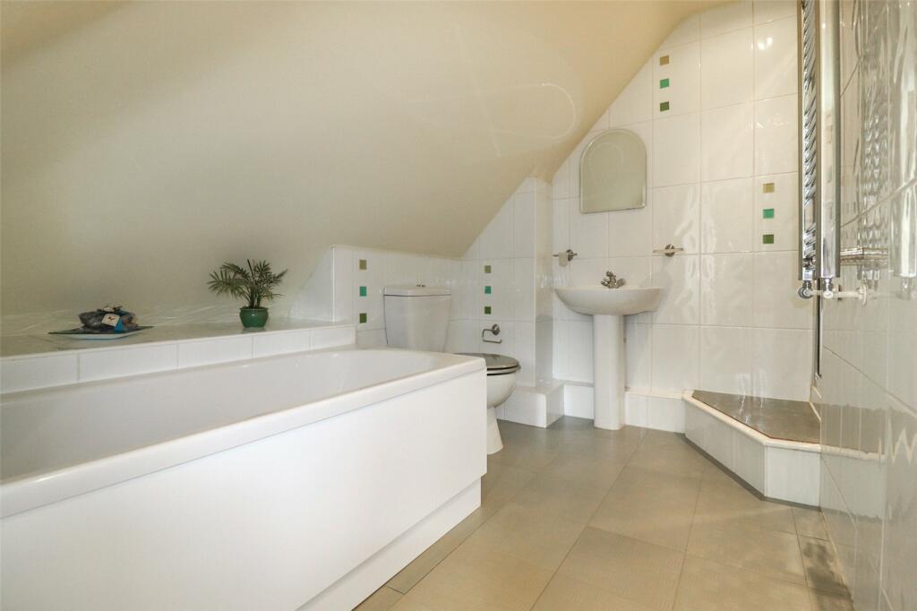 2nd Bathroom