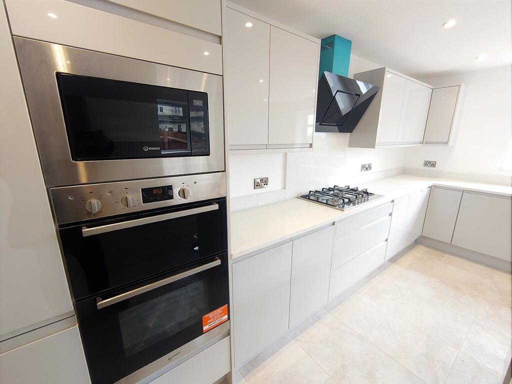 Kitchen 5.jpg