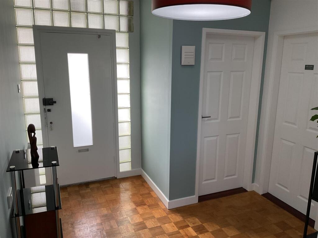 Spacious Entrance Hall