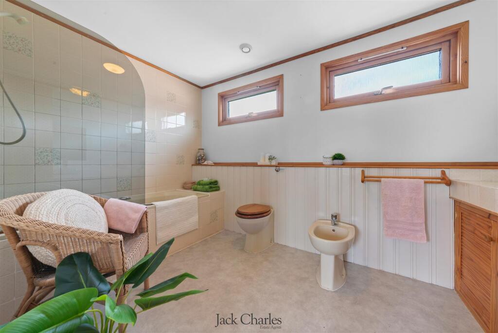 128a Higham lane-12.jpg