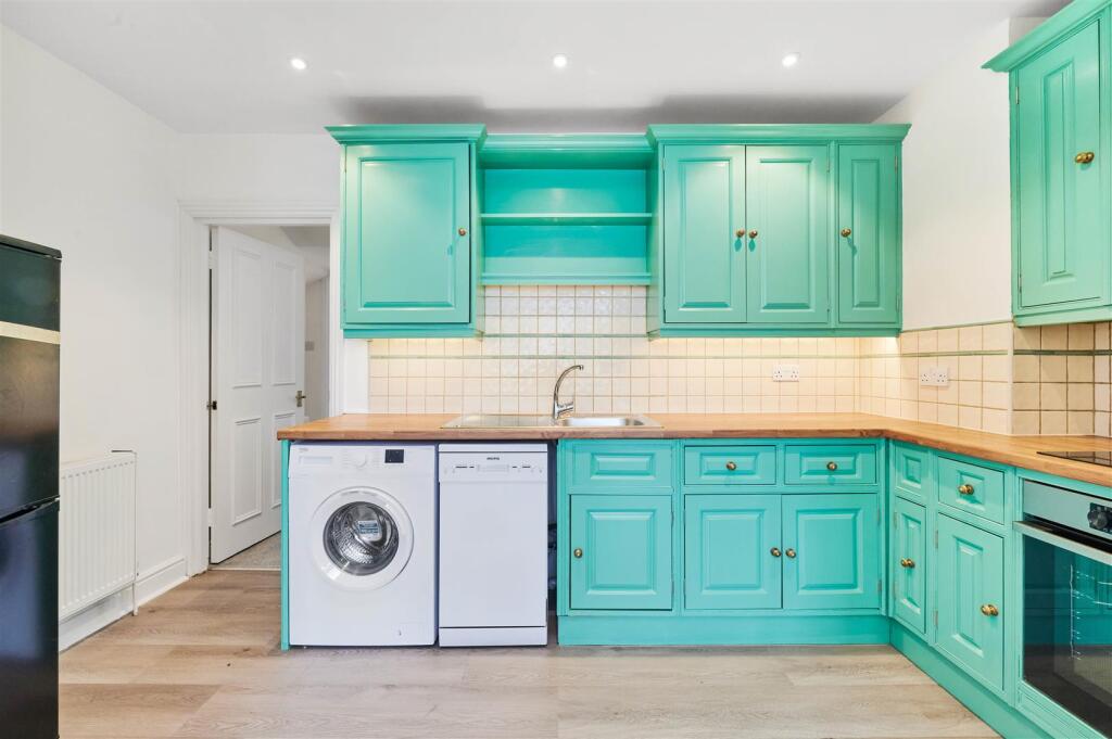 James_Anderson_-_Flat__Burstock_Road_SW15_2PW_8.jp