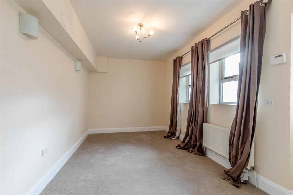 Oakfield Road, Clifton Bed 2b.jpg