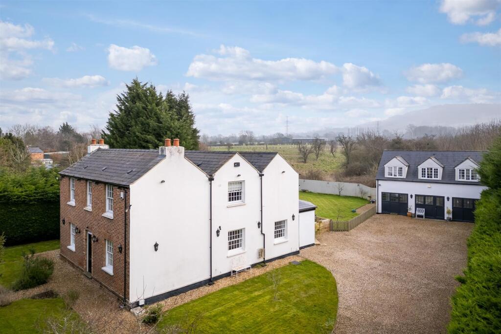 57 - Tynings House - GL51 4XF - Web.jpg