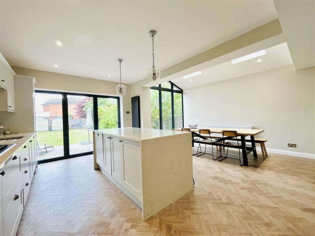 Live In Dining Kitchen