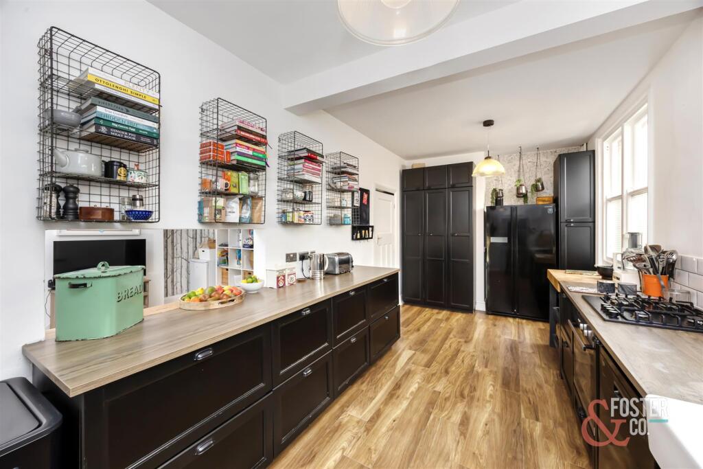 Burton VIllas, 6-017.jpg