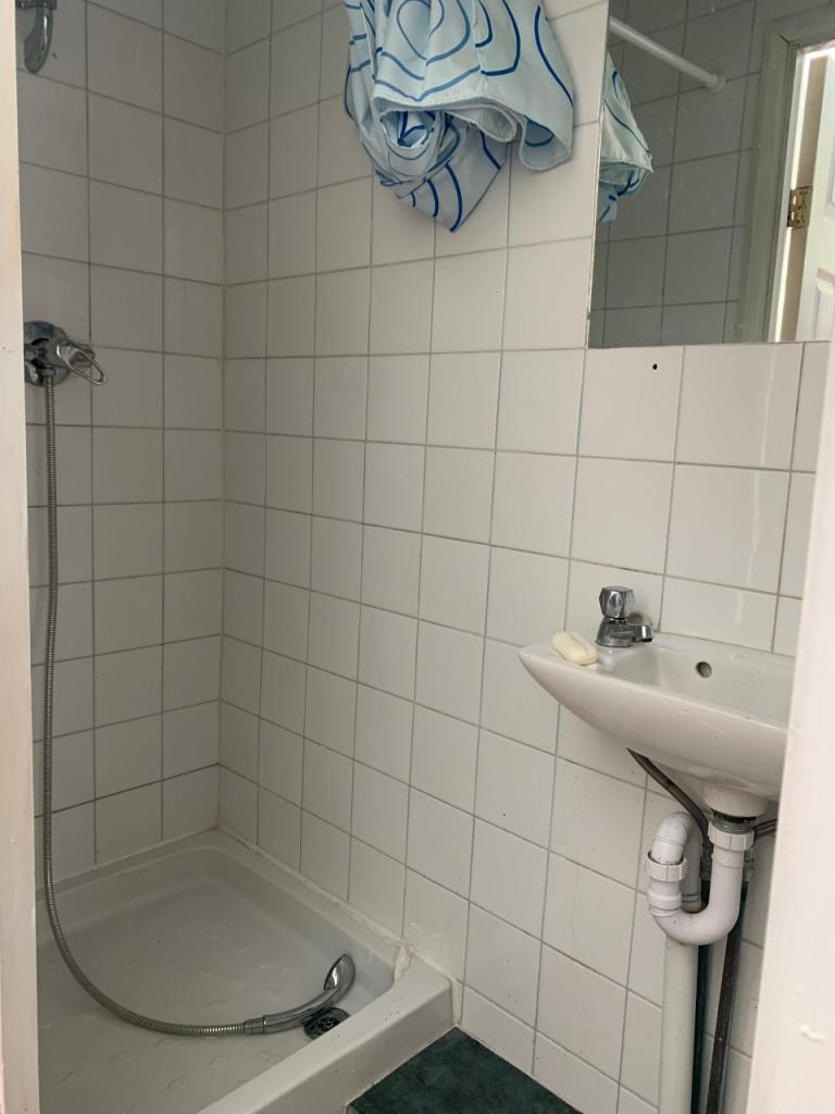 Studio shower