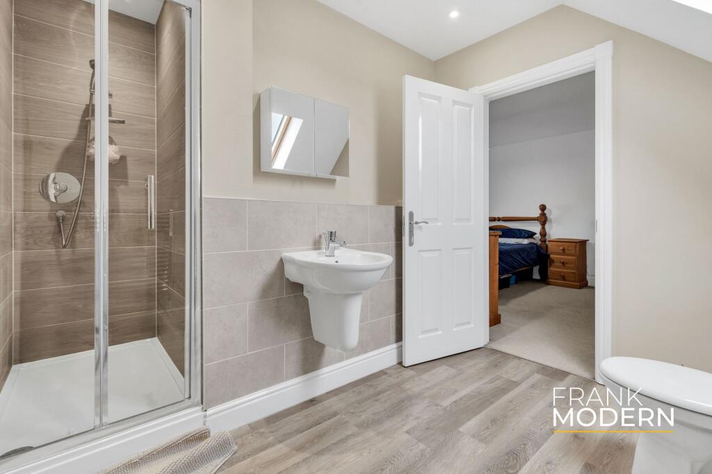 Jack &amp; Jill Bathroom