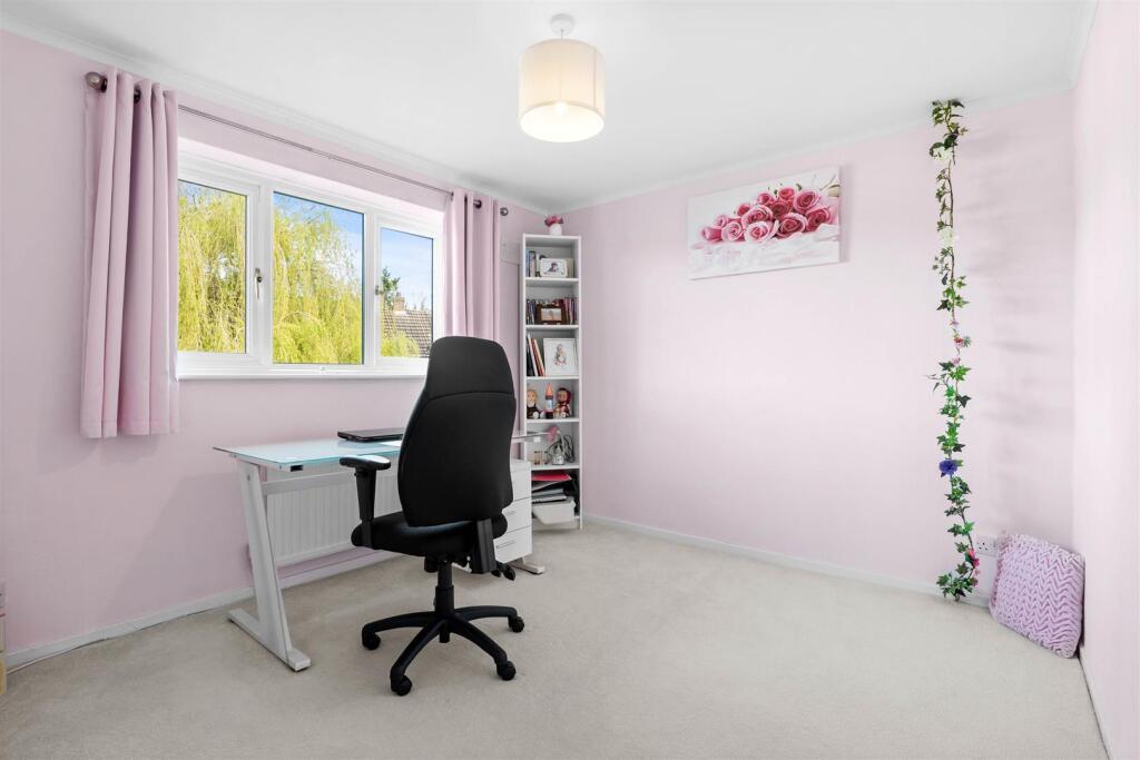 24 Camp Hill Avenue - Bedroom 2.jpg