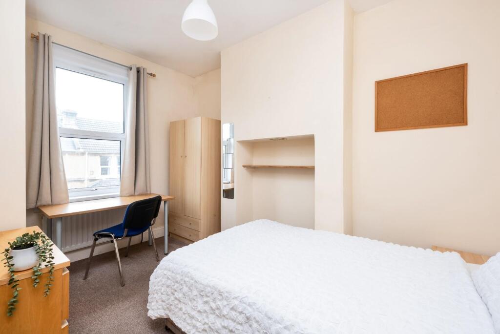 71 Beckhampton Road, Bath, BA2 3LN-12.jpg