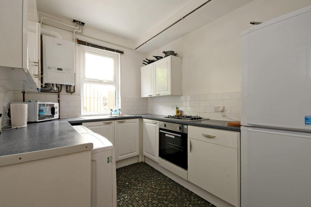 190 School Road, kitchen.jpg
