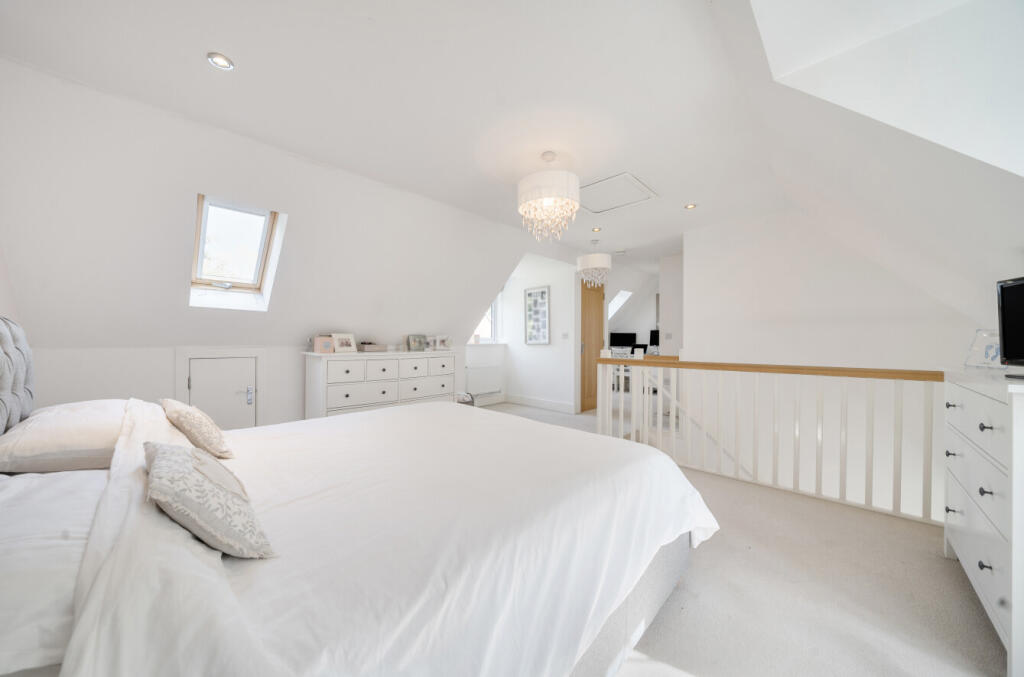 1354096-4-68c9630...