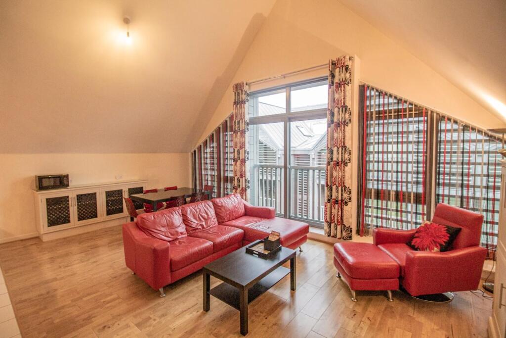 10 Ording House, Bury St. Edmunds [Living Room] 03