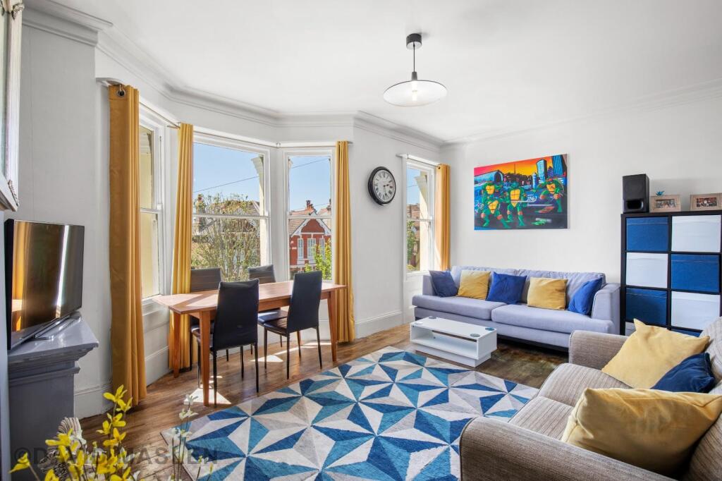 Living Room (12).jpg