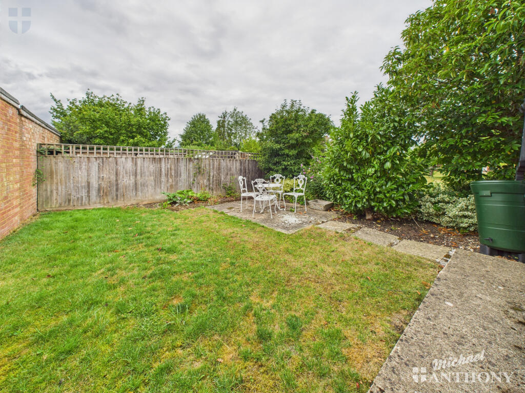 CAM03218G0-PR0723-STILL024