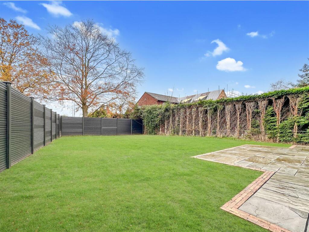 Private Enclosed Garden 616