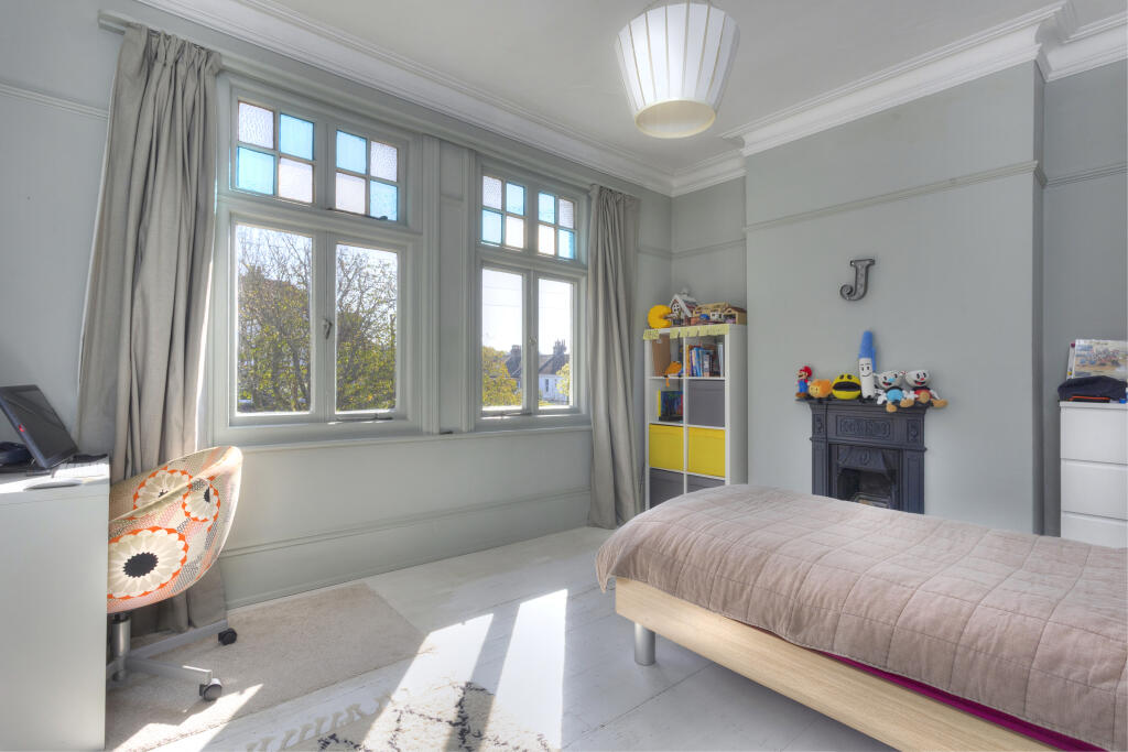 bedroom4