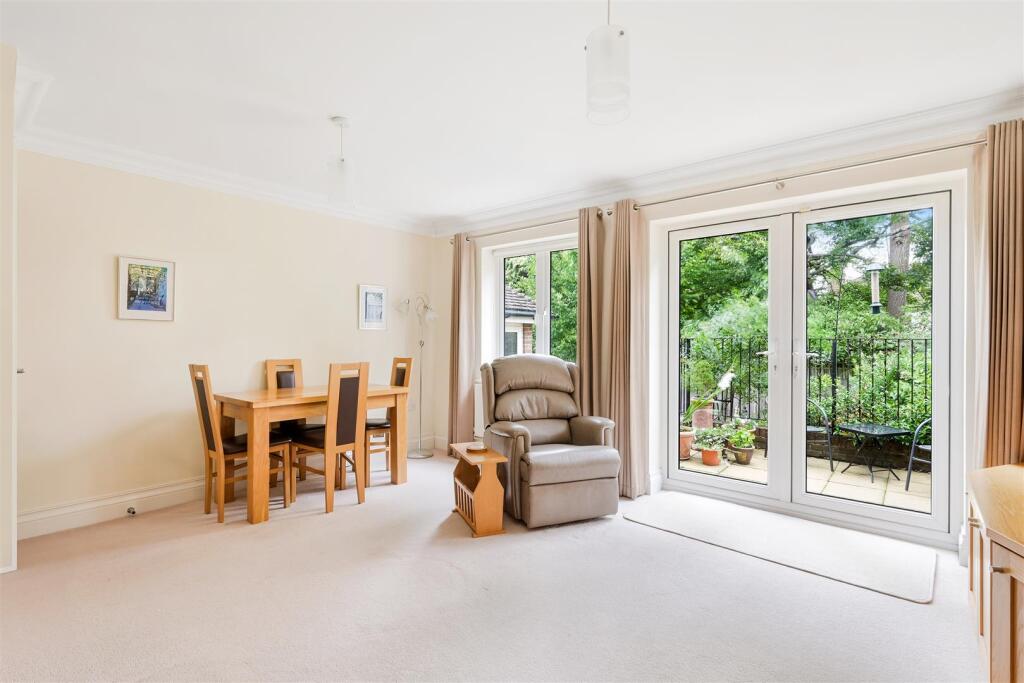 ROWAN CLOSE, 11 (15).jpg