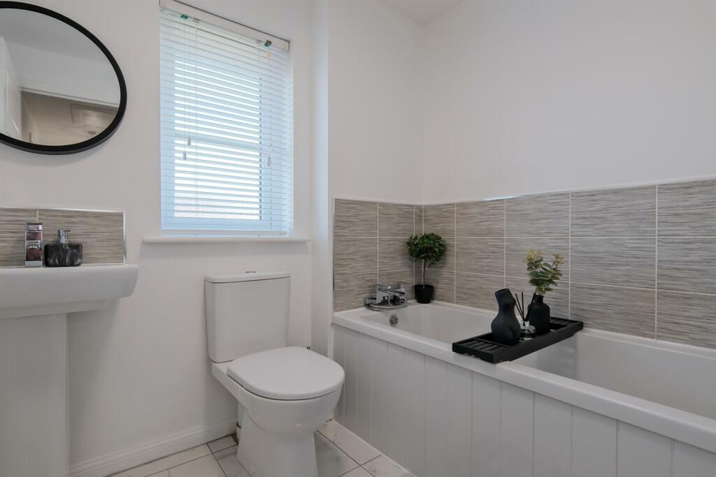 033-14 Brock Place Motherwell ML1 1AH.jpg