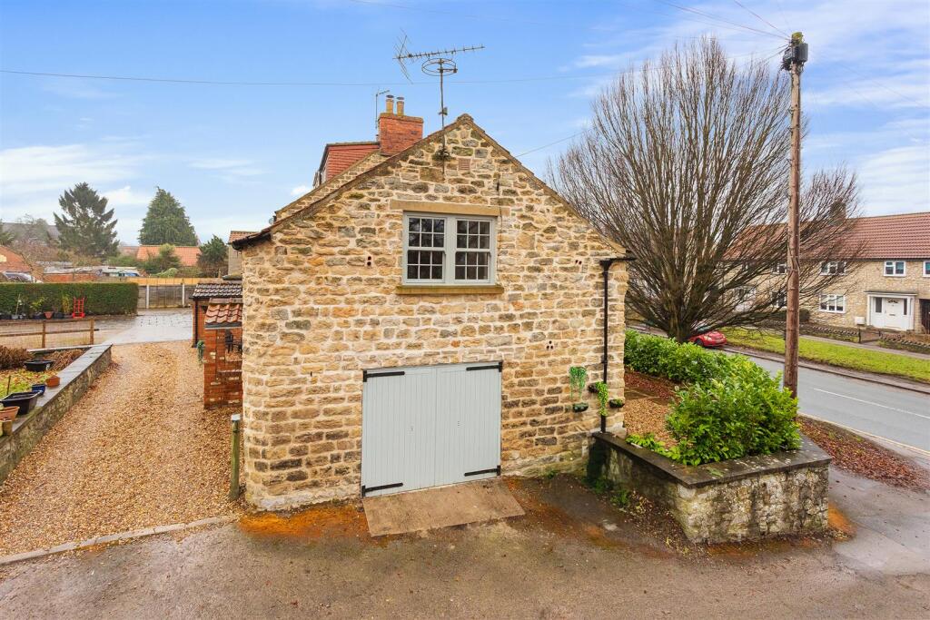 72 Westgate Pickering-24-2.jpg