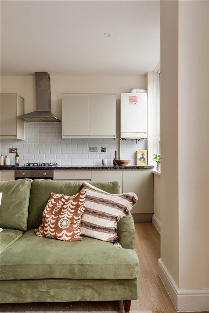 Orchard House, E18