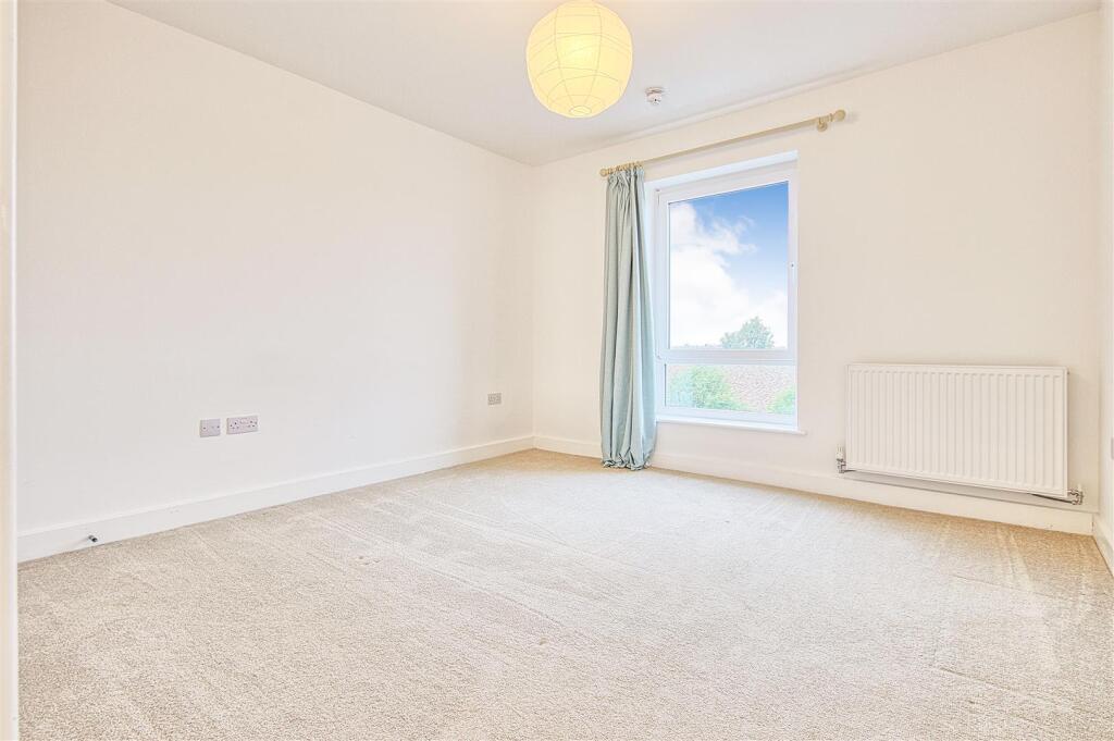 Bedroom 1.jpg