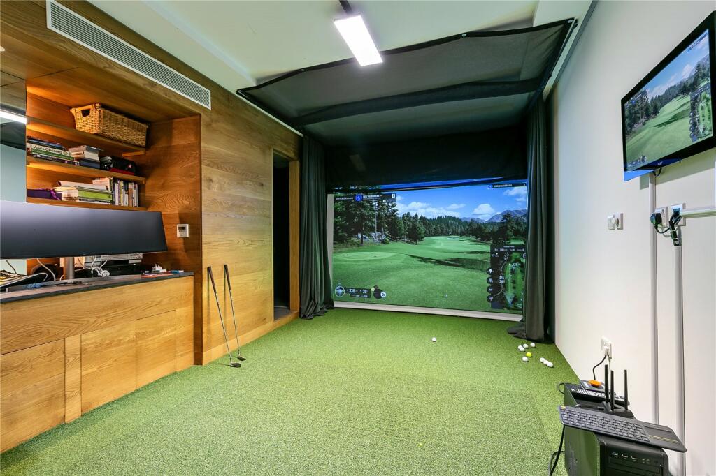 Bedroom /  Golf Sim.