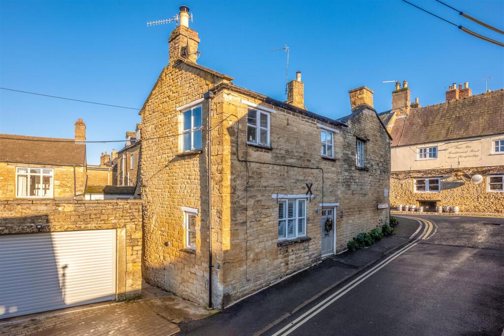 Windsor Cottage 2004-1.jpg