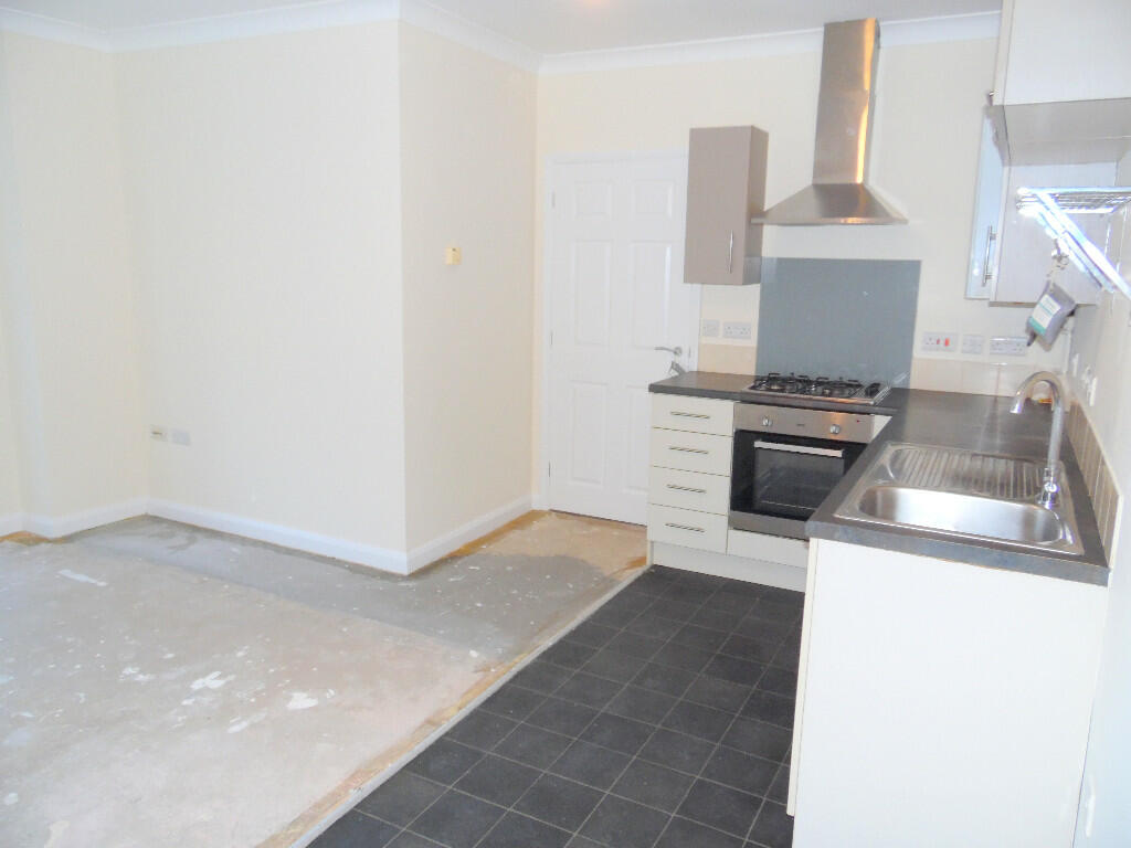 LOUNGE/KITCHEN
