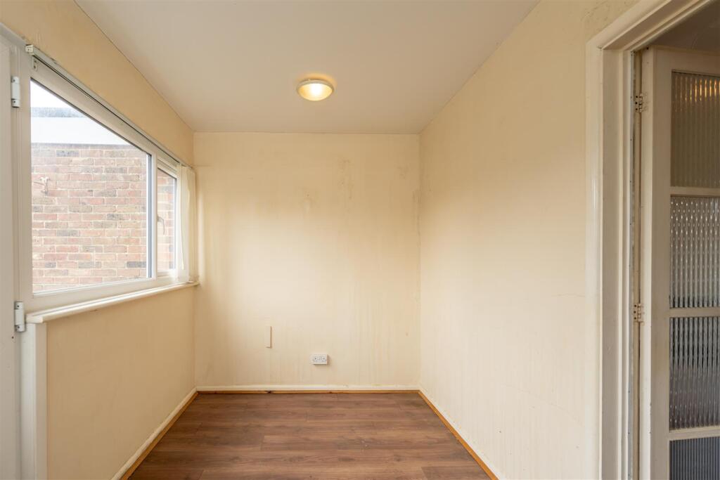 Breakfast Area.jpg