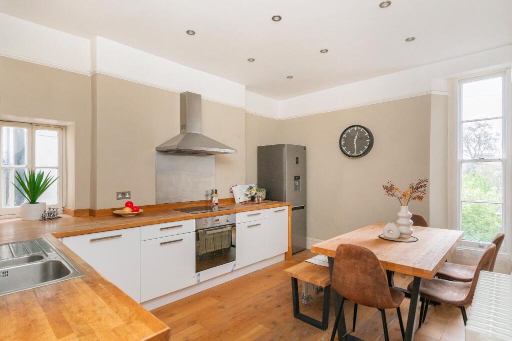 H1F2F0RRRD - Kitchen D.jpg