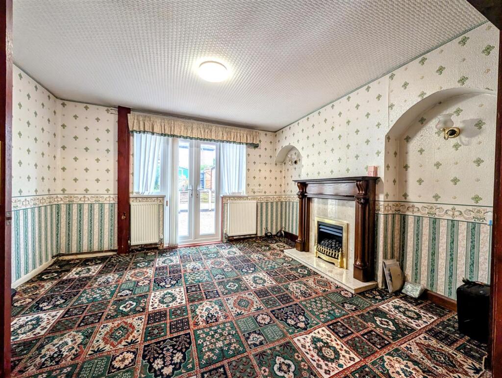 dining room 1.jpg