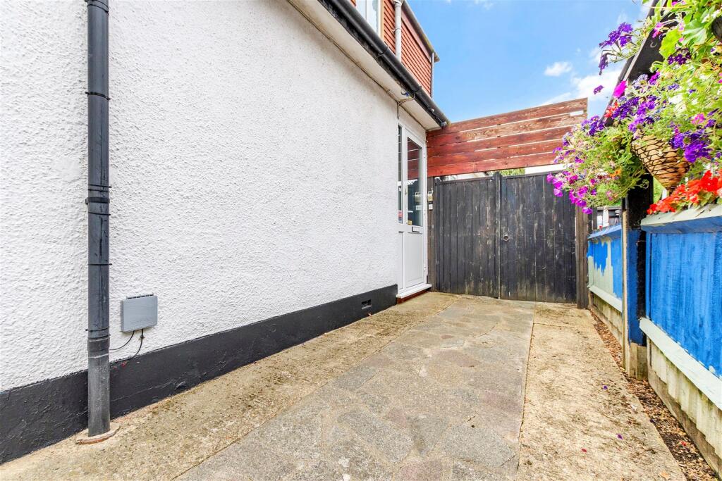 Driveway/Parking