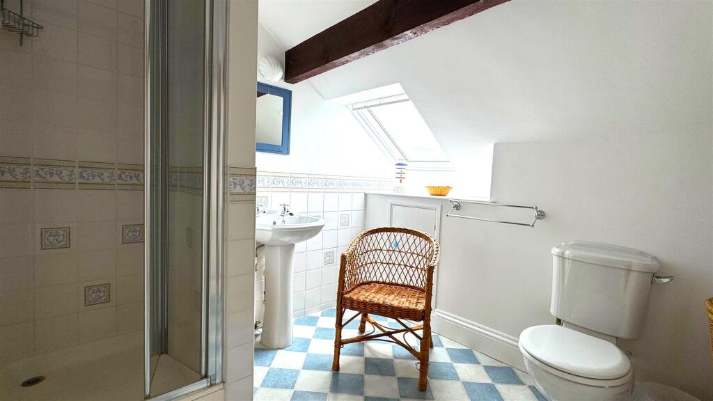 Shower room 2nd floor.jpg