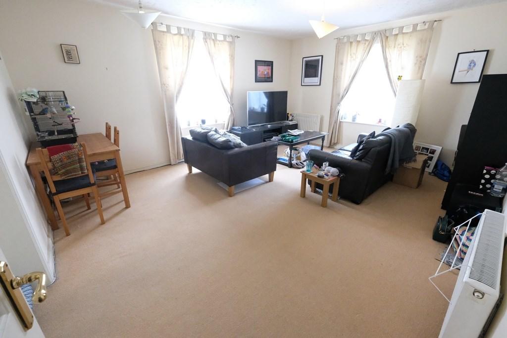 SITTING/DINING ROOM