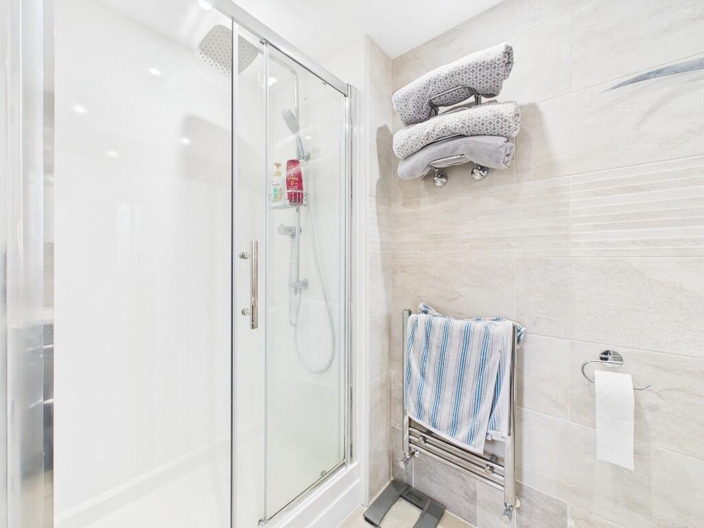 CAM02089G0-PR0429...