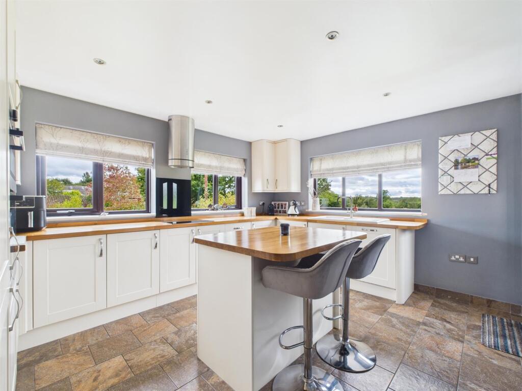 Fitted Kitchen