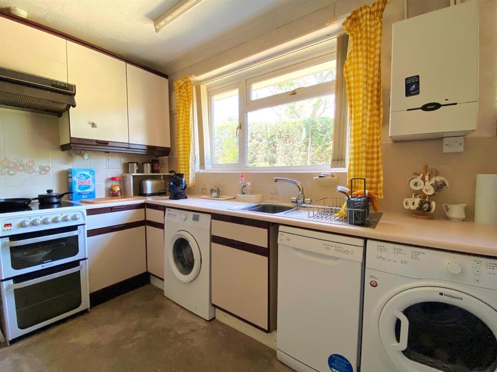 35 The Highlands - Kitchen to use1.jpg