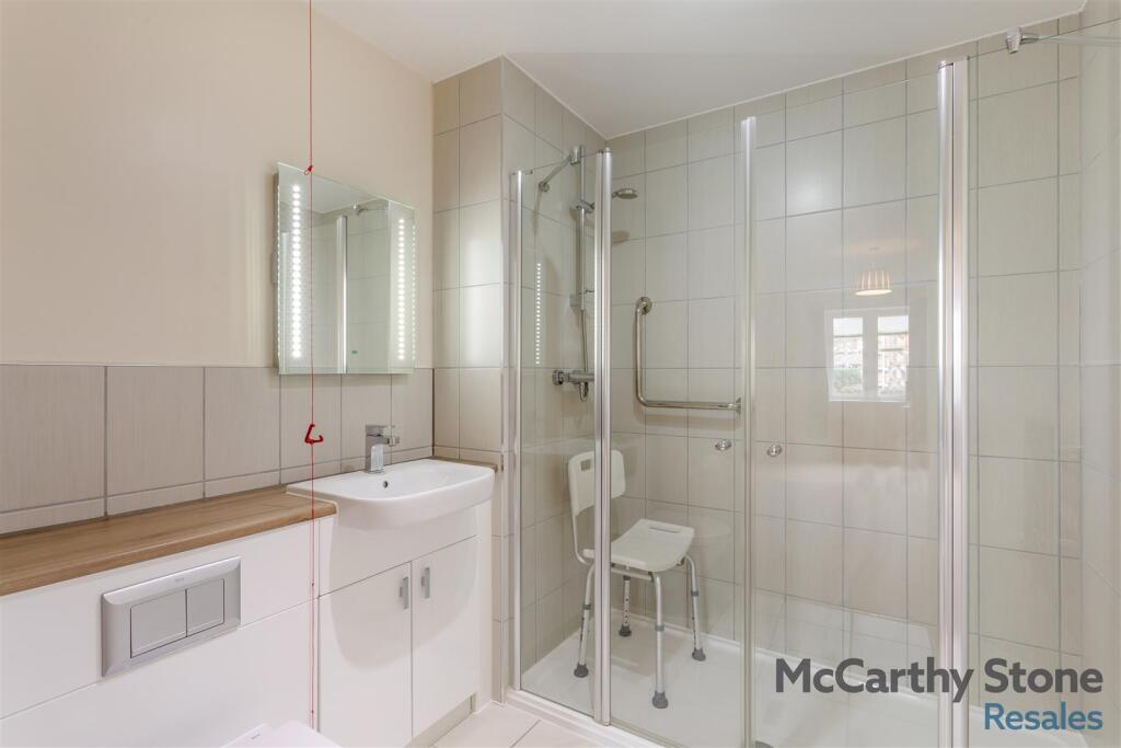 8666637-interior03.jpg
