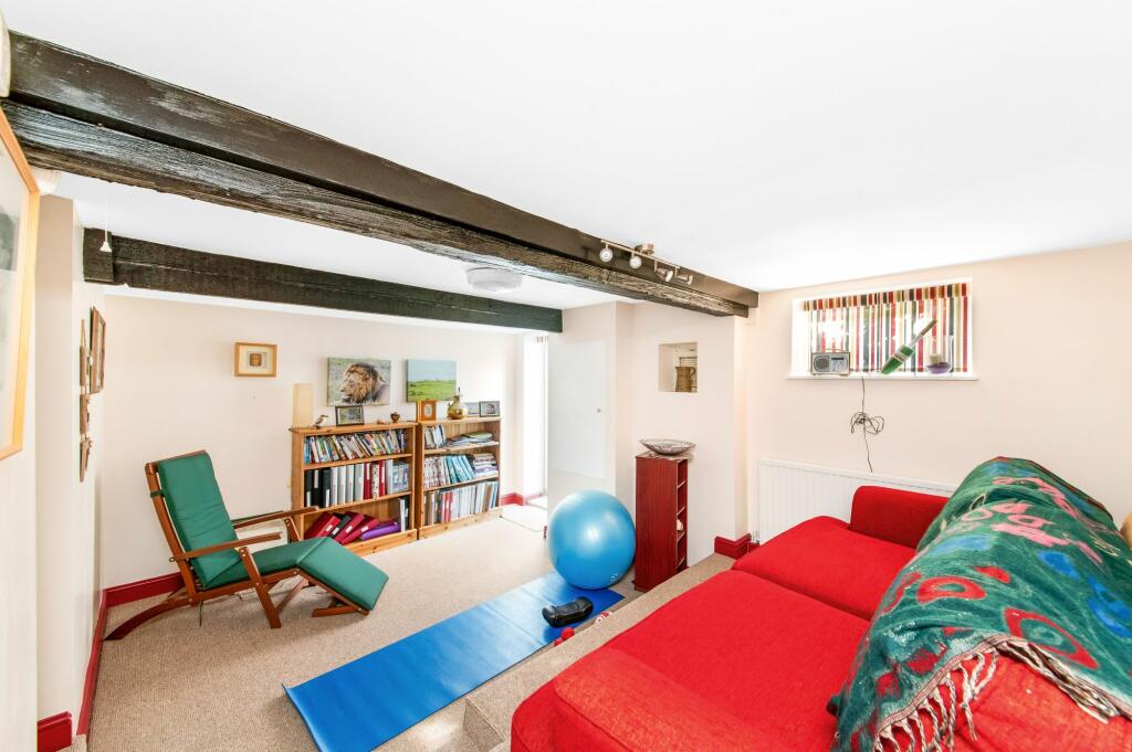 LOWER GROUND SNUG