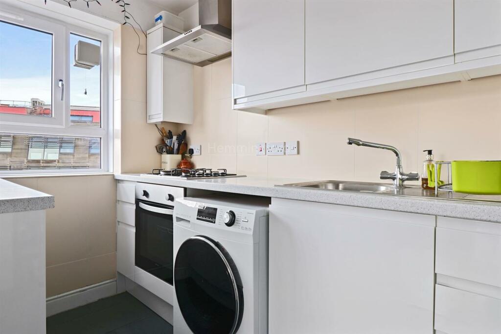 15-bdf279955 Am HMF 42 Laburnum Court, Laburnum St