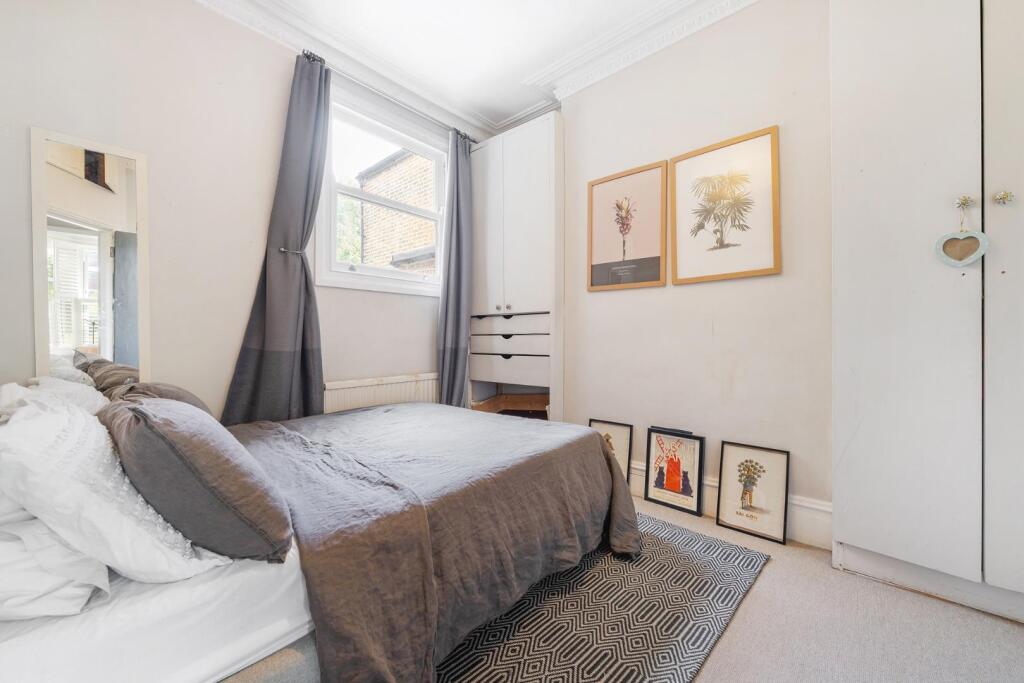 Principal bedroom (2)