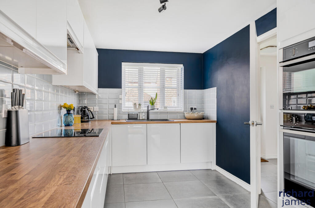 c5d08bf0547f47e69d2cede986463f99