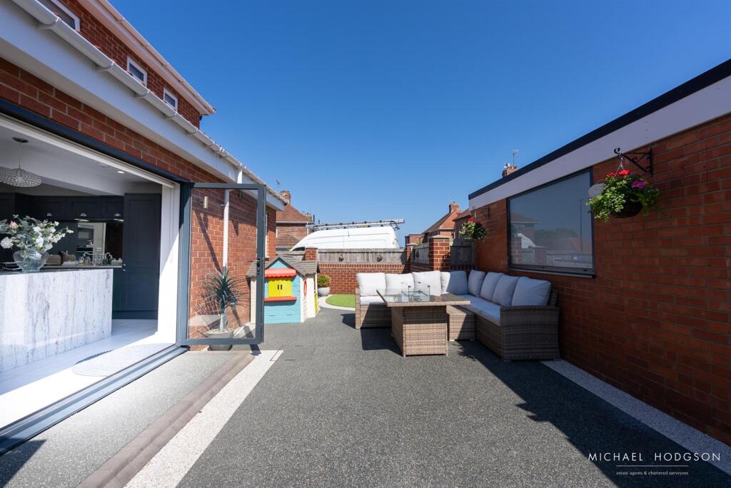 Dykelands Road-51.jpg