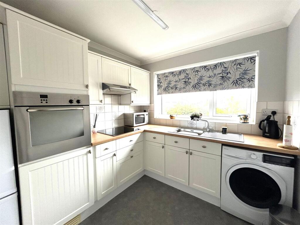 IMG_8242 kitchen.jpg