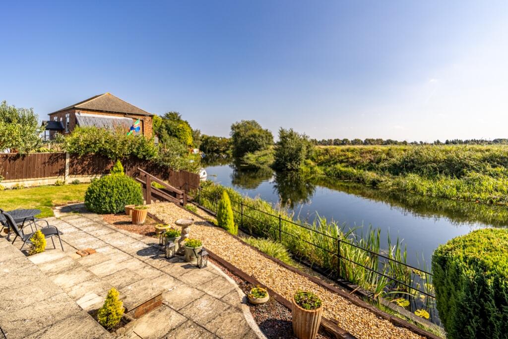 43 Station Road, Surfleet-9