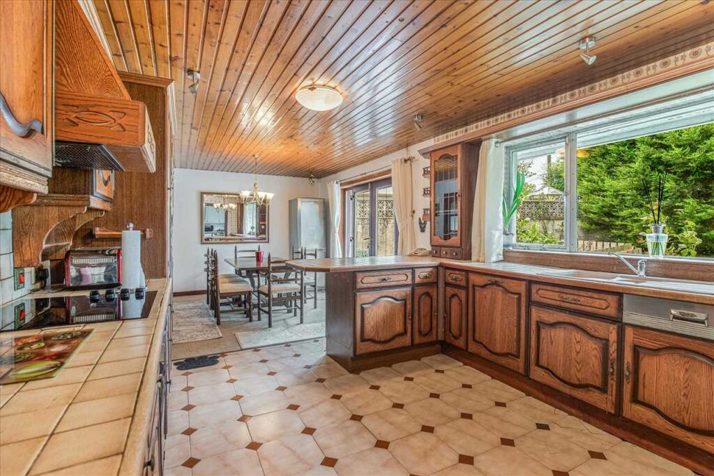 Kitchen Area (1)